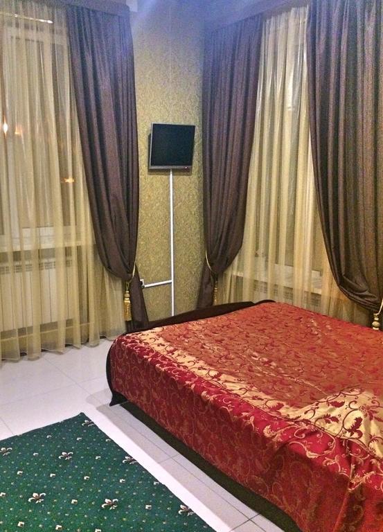 אסנטוקי Hotel Monarkh חדר תמונה